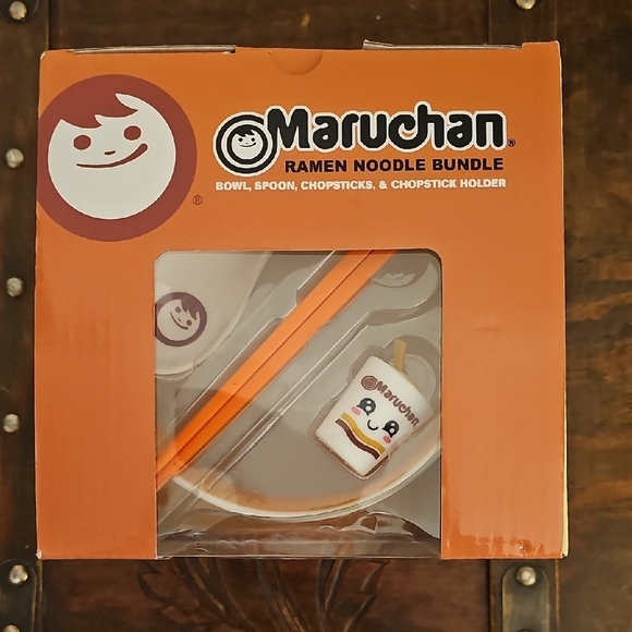 MAD Engine Maruchan Ramen Noodle Bundle - Orange and White - Picture 2 of 8